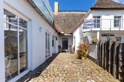 Das Gebäude in dem sich das Ferienhaus befindet