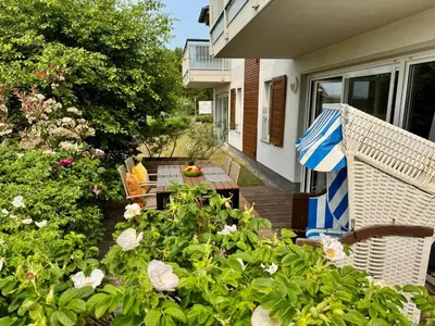 Ein Garten an der Unterkunft Käptn Brass Villa 1 App 3 Strandgut