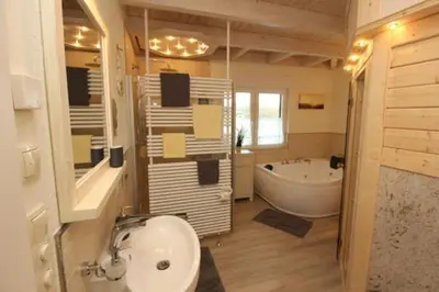 Ein Badezimmer in der Unterkunft Käptn Brass Villa 2 App 7 Penthouse Ambiente