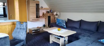 Ein Sitzbereich in der Unterkunft FeWo Wachsmuth