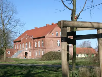 Das Gebäude in dem sich die Ferienwohnung befindet