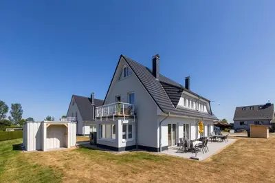 Das Gebäude in dem sich das Ferienhaus befindet