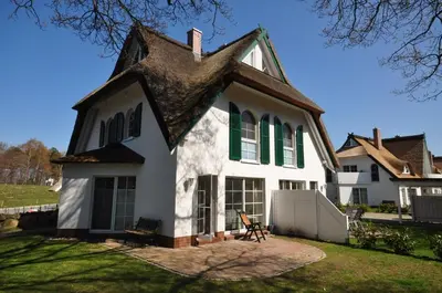 Das Gebäude in dem sich das Ferienhaus befindet