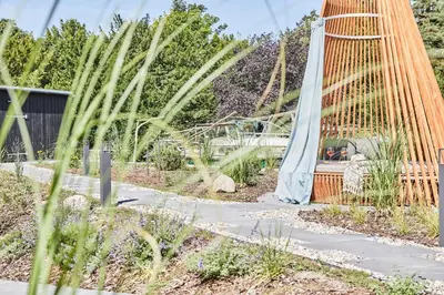 Ein Garten an der Unterkunft Strandglück Prerow
