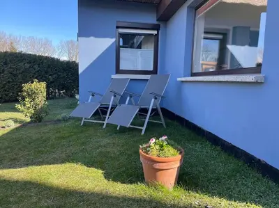 Ein Garten an der Unterkunft Dat Smucke Reethus Dachgeschoss