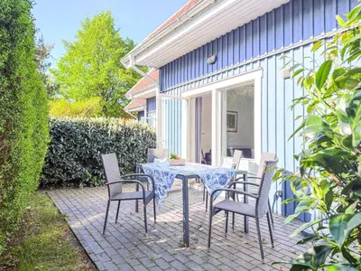 Ein Garten an der Unterkunft Alter Schwede Haus 1