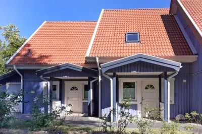 Das Gebäude in dem sich das Ferienhaus befindet