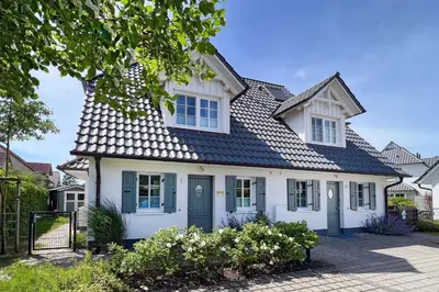 Das Gebäude in dem sich das Ferienhaus befindet