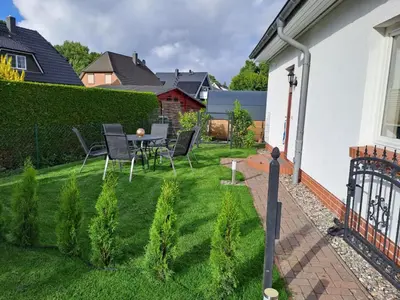 Ein Garten an der Unterkunft Ein Stück Glück