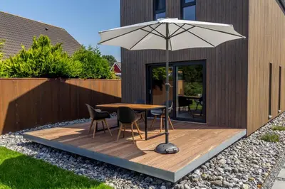 Ein Garten an der Unterkunft Seehaus-Zingst