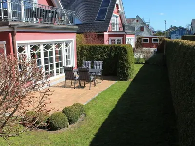 Ein Garten an der Unterkunft Haubentaucher