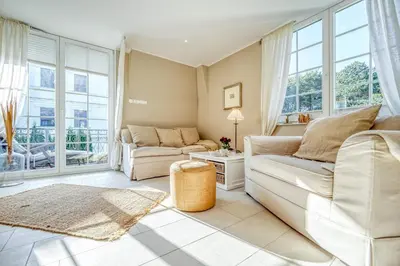 Ein Sitzbereich in der Unterkunft Strandappartement Wieck Nr 4