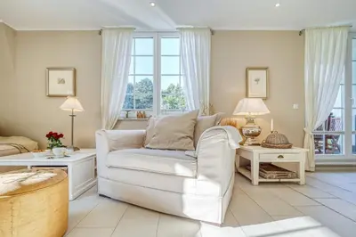 Ein Sitzbereich in der Unterkunft Strandappartement Wieck Nr 4