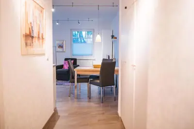Ein Sitzbereich in der Unterkunft Zum Anker, moderne Ferienwohnung für 3 Personen in Zingst