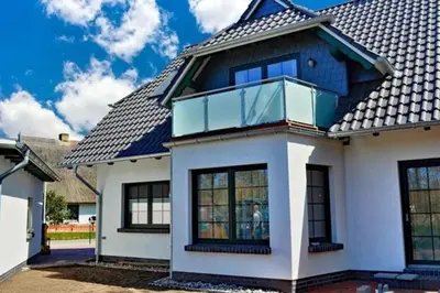 Das Gebäude in dem sich das Ferienhaus befindet