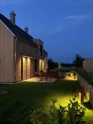 Ein Garten an der Unterkunft SandDorn 1 und 2