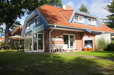 Das Gebäude in dem sich das Ferienhaus befindet