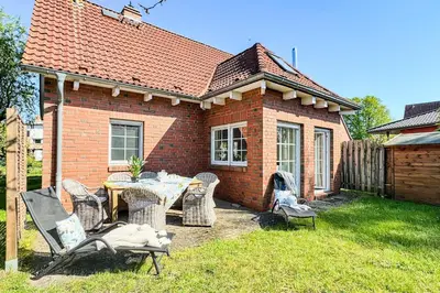 Das Gebäude in dem sich das Ferienhaus befindet