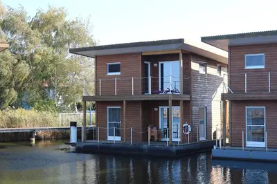 Blick auf einen Fluss in der Nähe des Ferienhauses
