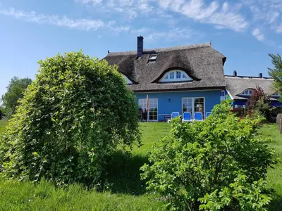 Ein Garten an der Unterkunft Daniela 2