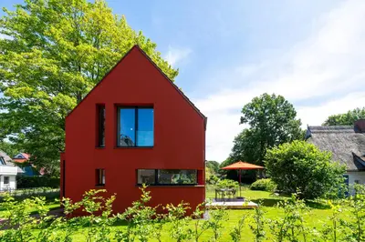 Ein Garten an der Unterkunft Haus Riga