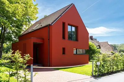 Das Gebäude in dem sich das Ferienhaus befindet