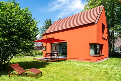 Ein Garten an der Unterkunft Haus Riga