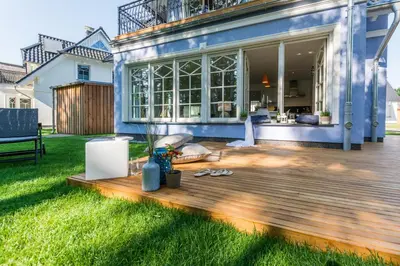 Ein Garten an der Unterkunft Bornhaus für 7 Personen