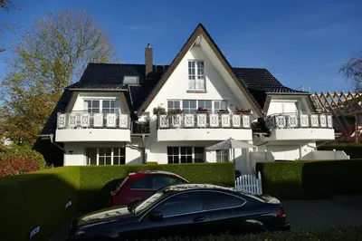 Das Gebäude in dem sich die Ferienwohnung befindet