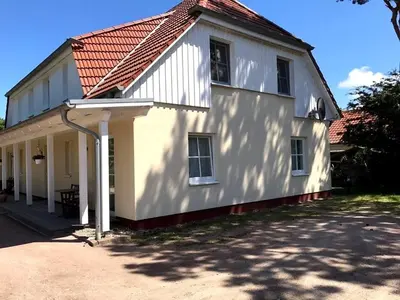 Das Gebäude in dem sich die Ferienwohnung befindet