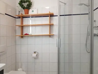 Ein Badezimmer in der Unterkunft Das Gelbe vom Darss 5