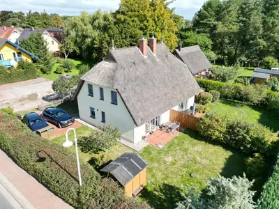 Das Gebäude in dem sich das Ferienhaus befindet