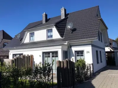 Das Gebäude in dem sich das Ferienhaus befindet