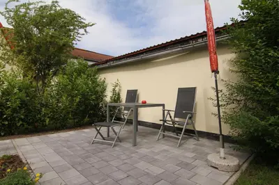 Ein Garten an der Unterkunft FeWo ZENO III