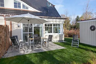 Das Gebäude in dem sich das Ferienhaus befindet