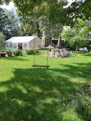 Ein Garten an der Unterkunft Ferienwohnung 1 Landhaus Thätner