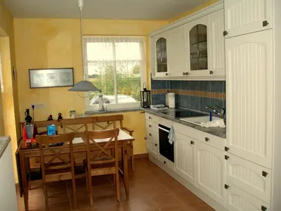 Küche/Küchenzeile in der Unterkunft Ferienwohnung Boddentraum