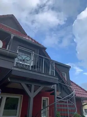 Das Gebäude in dem sich die Ferienwohnung befindet