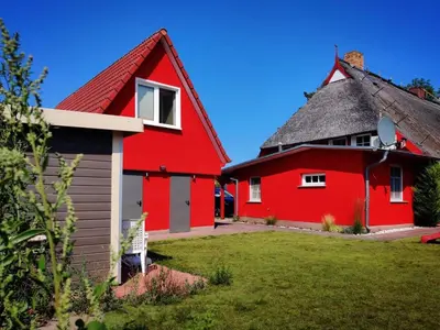 Das Gebäude in dem sich das Ferienhaus befindet