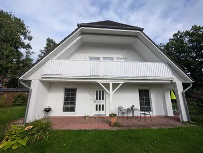 Das Gebäude in dem sich die Ferienwohnung befindet