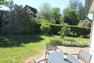 Ein Garten an der Unterkunft Haus Erika