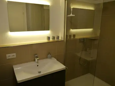 Ein Badezimmer in der Unterkunft Speicher-Hafenblick 32