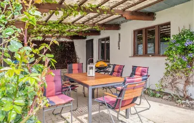 Ein Garten an der Unterkunft Gorgeous Home In Saal With Wifi