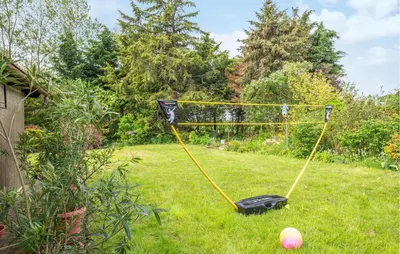 Ein Garten an der Unterkunft Gorgeous Home In Saal With Wifi