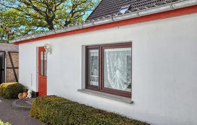 Das Gebäude in dem sich das Ferienhaus befindet