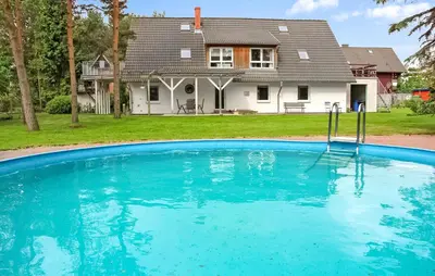 Der Swimmingpool an oder in der Nähe von Ferienwohnung Pruchten