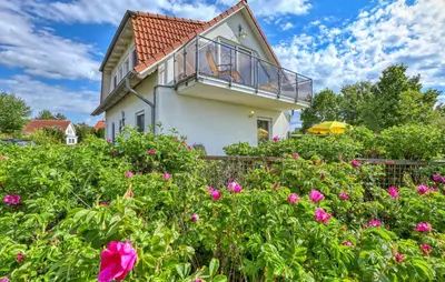 Ein Garten an der Unterkunft Ferienwohnung Fuhlendorf