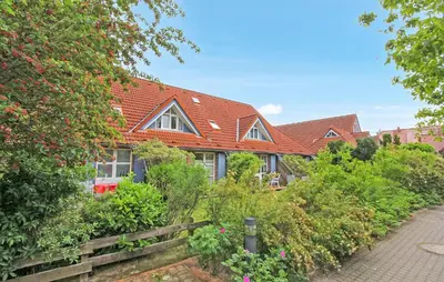 Ein Garten an der Unterkunft Ferienwohnung Prerow Ostseebad