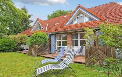Ein Garten an der Unterkunft Ferienwohnung Prerow Ostseebad