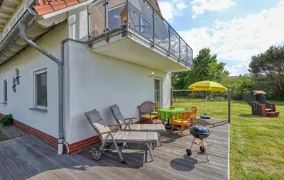 Ein Garten an der Unterkunft Ferienwohnung Fuhlendorf